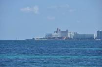 skyline formada por grandes hoteis, em Cancún, no sul do México